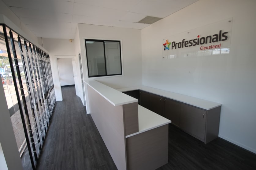 Click to view all images 31-35 Middle Street Cleveland QLD 4163 - Image 2