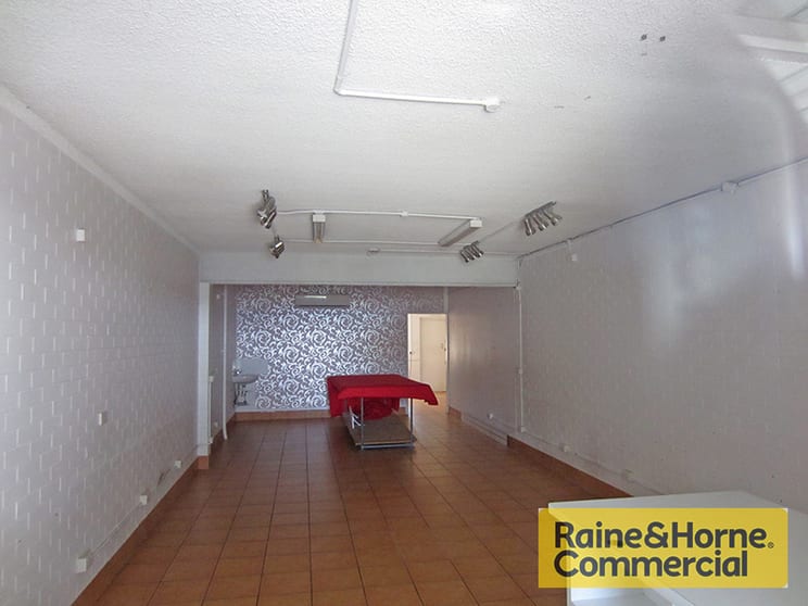 Click to view all images Kallangur QLD 4503 - Image 3