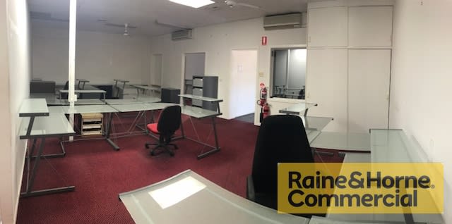 Click to view all images 31-35 Middle Street Cleveland QLD 4163 - Image 3