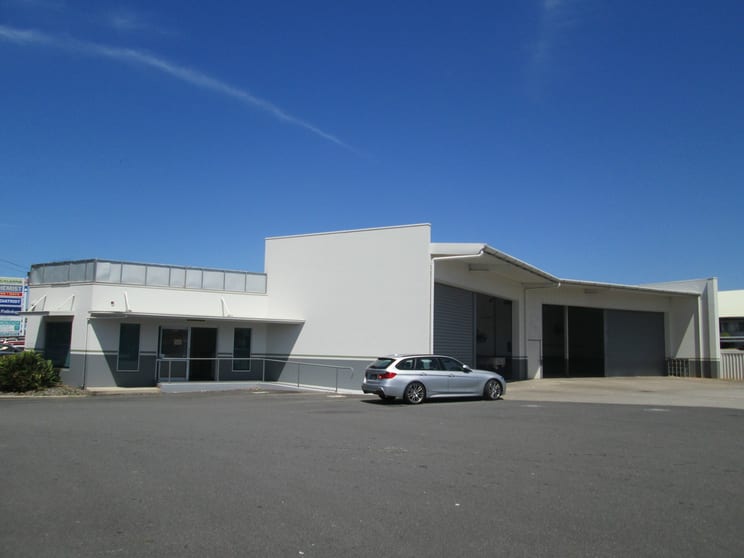 Click to view all images 590 Bruce Highway Woree QLD 4868 - Image 1
