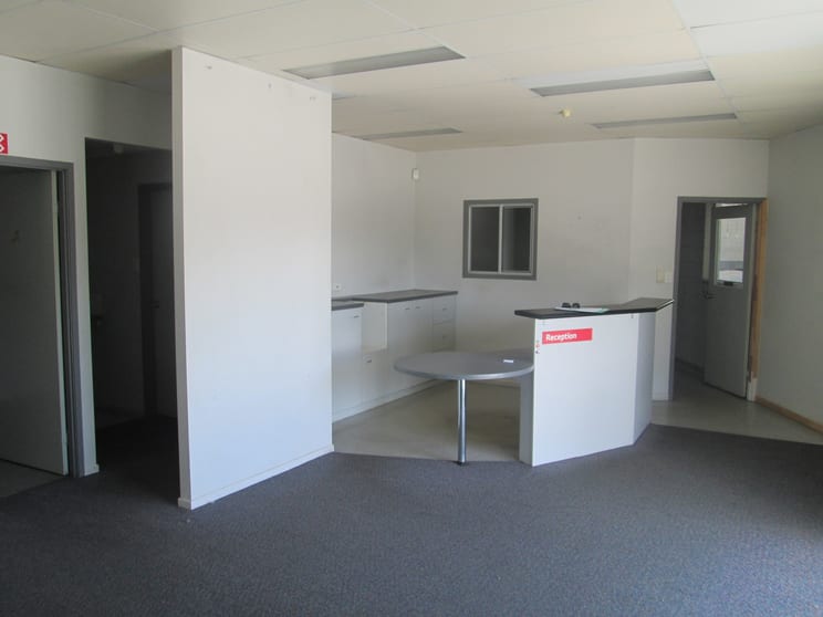 Click to view all images 596 Bruce Highway Woree QLD 4868 - Image 2