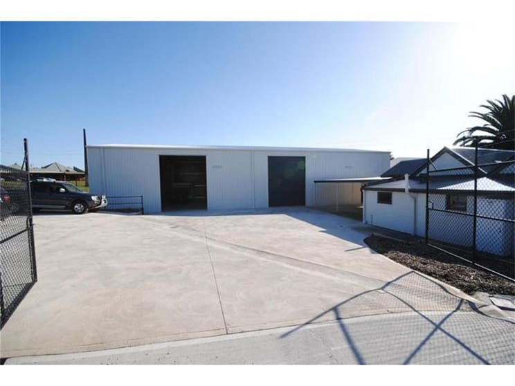 Click to view all images Warehouse, 13 Gates Road Hackham SA 5163 - Image 1