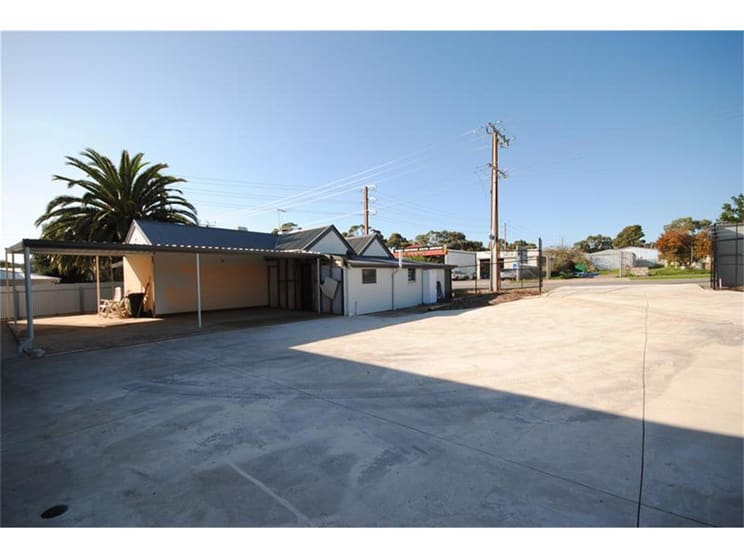 Click to view all images Warehouse, 13 Gates Road Hackham SA 5163 - Image 2