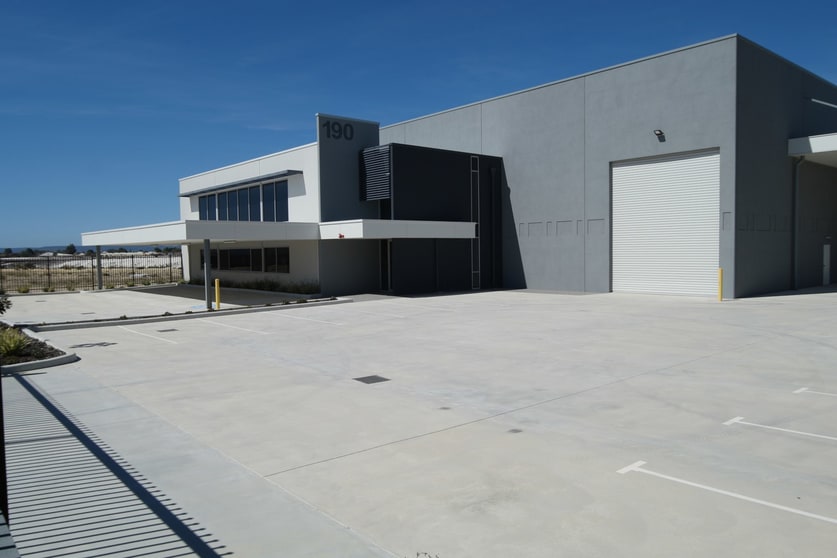 Click to view all images 190 Beringarra Avenue Malaga WA 6090 - Image 1