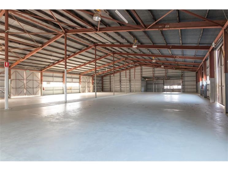 Click to view all images 142 Coonawarra Road Winnellie NT 0820 - Image 3
