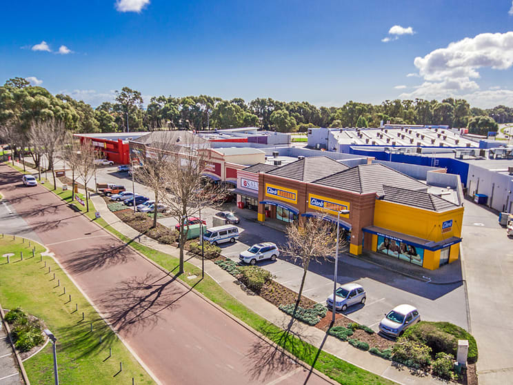 Click to view all images 8 Magenta Terrace Mandurah WA 6210 - Image 1