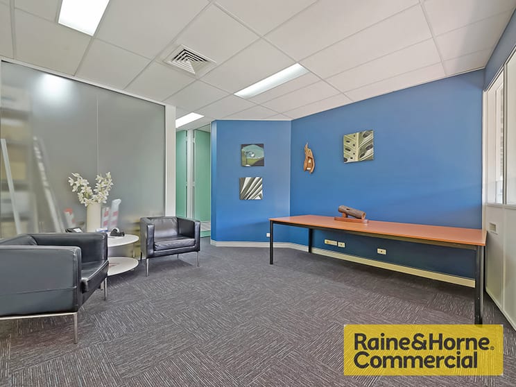 Click to view all images 2/162 Petrie Terrace Paddington QLD 4064 - Image 1