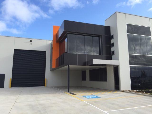 Click to view all images 9 Paramount Boulevard Cranbourne VIC 3977 - Image 1