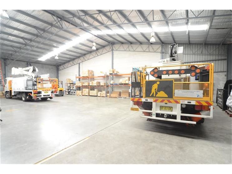 Click to view all images (Unit 1)/12 Callistemon Close Warabrook NSW 2304 - Image 3