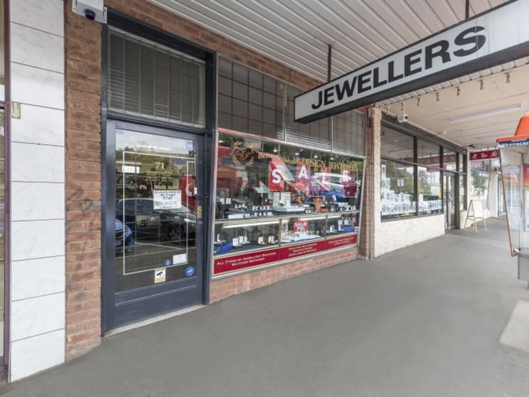 Click to view all images 71 Station Street Burwood VIC 3125 - Image 1