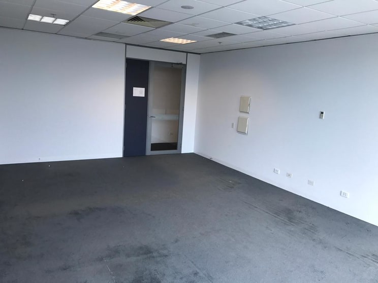Click to view all images 1307/401 Docklands Drive Docklands VIC 3008 - Image 2