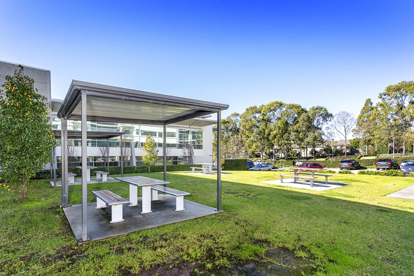 Click to view all images 2 Solent Circuit Norwest NSW 2153 - Image 3