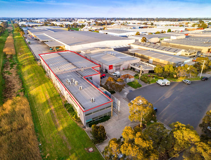 Click to view all images 62 Tarnard Drive Braeside VIC 3195 - Image 2