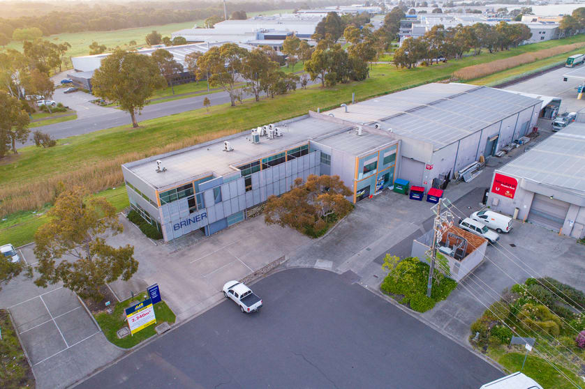 Click to view all images 62 Tarnard Drive Braeside VIC 3195 - Image 3