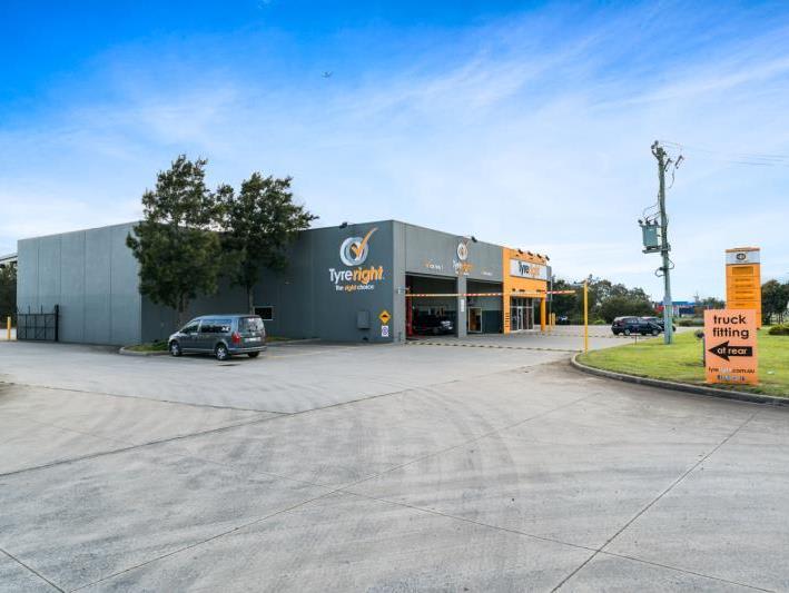 Click to view all images 664-674 KOROROIT CREEK ROAD Altona VIC 3018 - Image 2