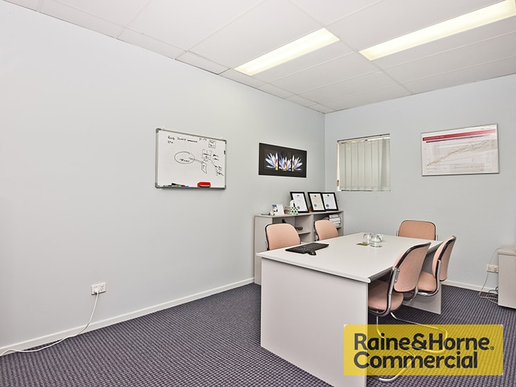Click to view all images Grange QLD 4051 - Image 3