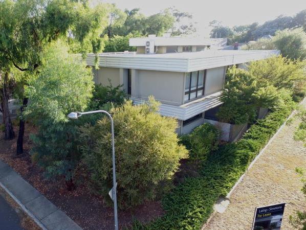 Click to view all images 2 Geils Court Deakin ACT 2600 - Image 2