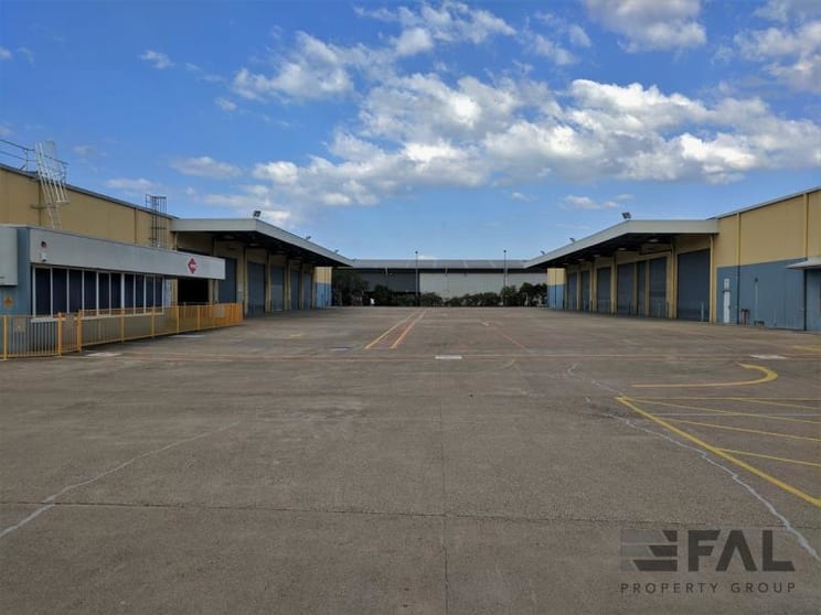 Click to view all images Shed 1/36 Peterkin Street Acacia Ridge QLD 4110 - Image 1