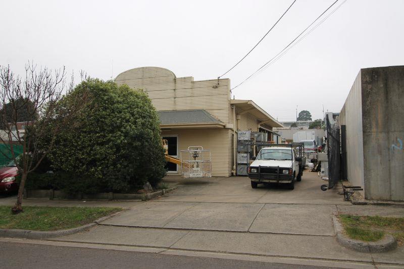 Click to view all images 14 Carmen Street Dandenong VIC 3175 - Image 1