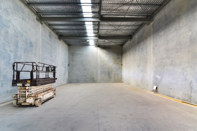 Click to view all images 2/11 Industrial Lane Oak Flats NSW 2529 - Image 2