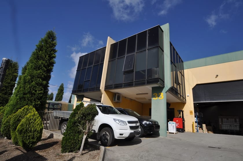 Click to view all images 2/33 Merri Concourse Campbellfield VIC 3061 - Image 1