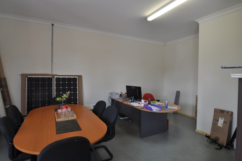 Click to view all images 2/33 Merri Concourse Campbellfield VIC 3061 - Image 2