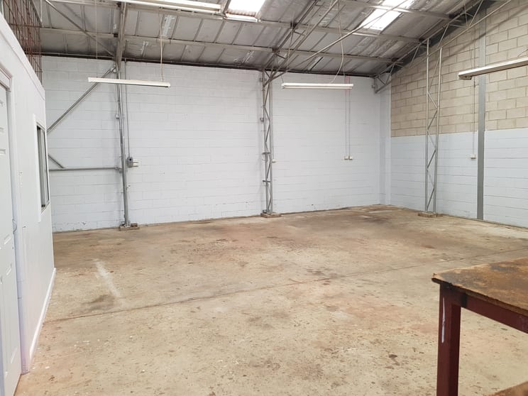 Click to view all images 2/20 Woodfield Boulevard Caringbah NSW 2229 - Image 2