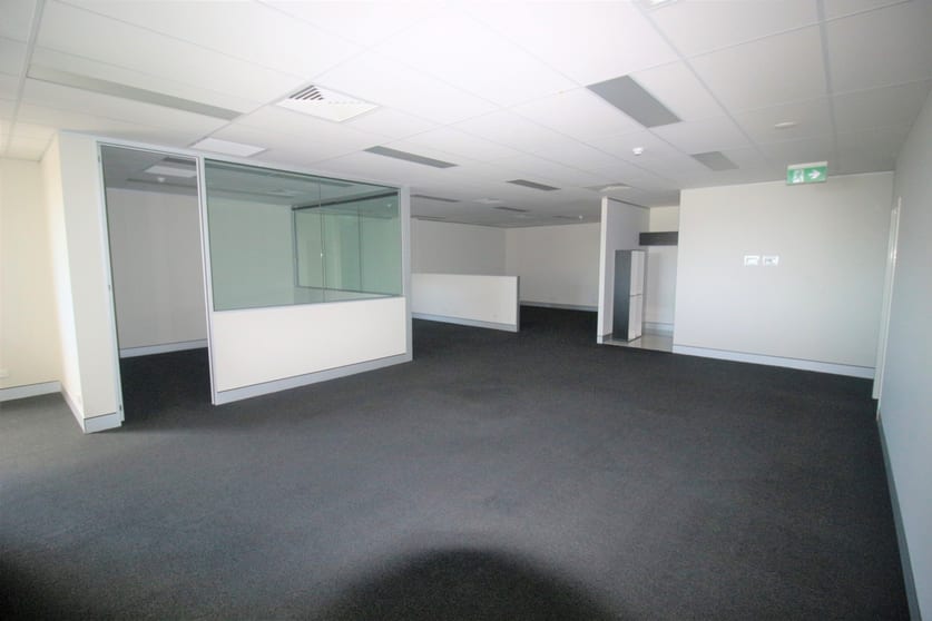 Click to view all images Varsity Lakes QLD 4227 - Image 3
