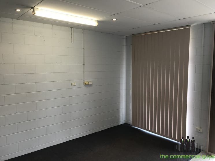 Click to view all images 5/86 Bells Pocket Rd Strathpine QLD 4500 - Image 3