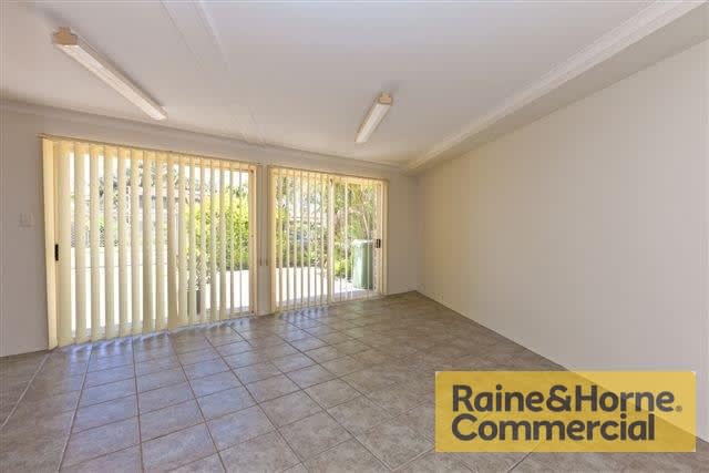 Click to view all images 1/6 Mond Street Thorneside QLD 4158 - Image 2