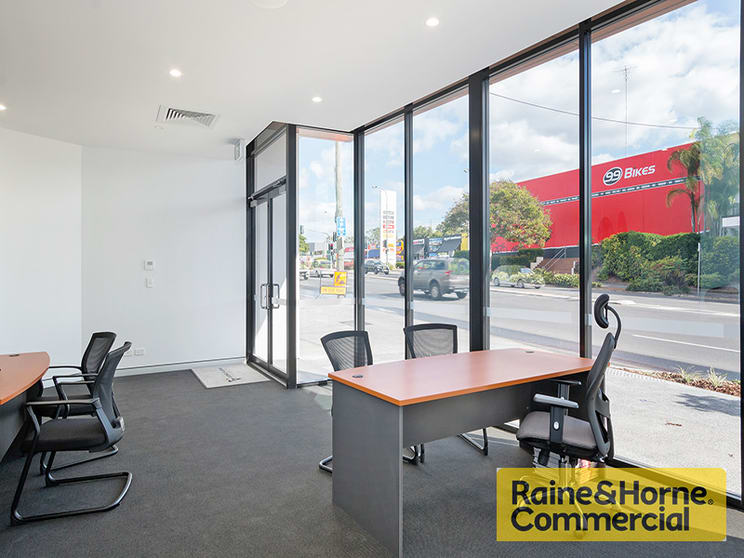 Click to view all images Windsor QLD 4030 - Image 2