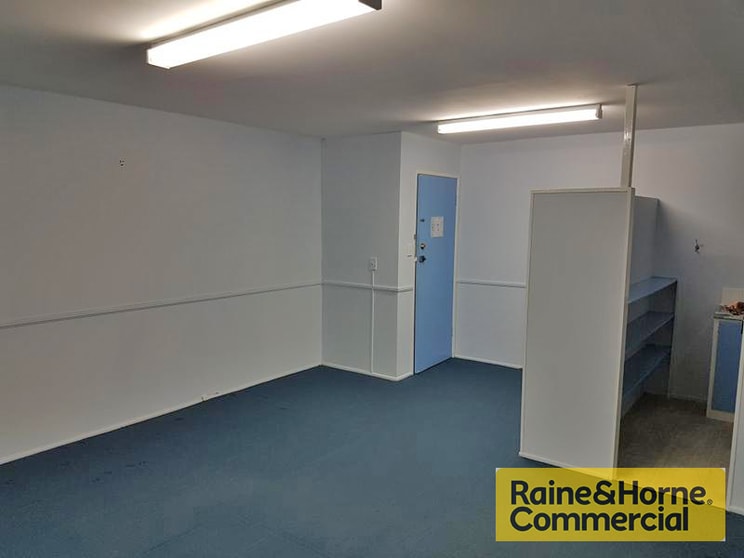 Click to view all images Kallangur QLD 4503 - Image 3