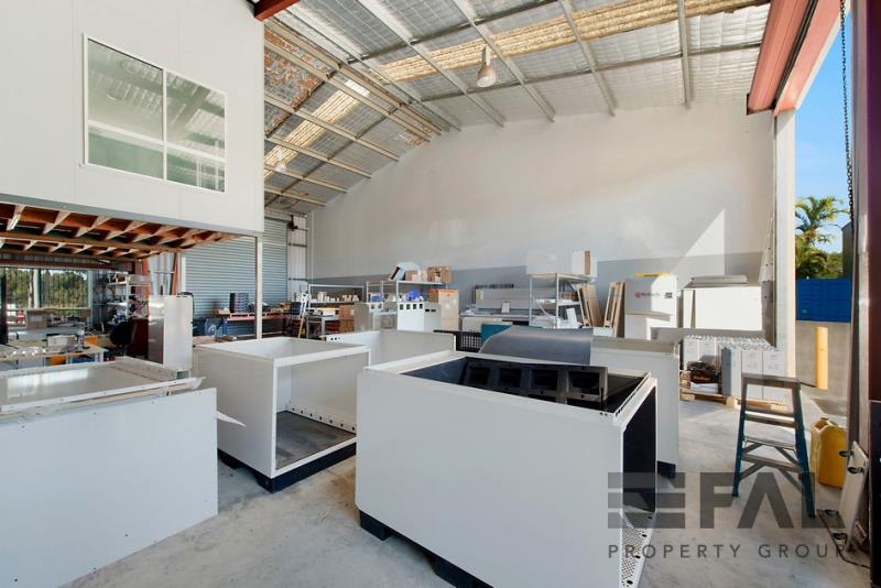 Click to view all images Unit 2/46 Counihan Road Seventeen Mile Rocks QLD 4073 - Image 2