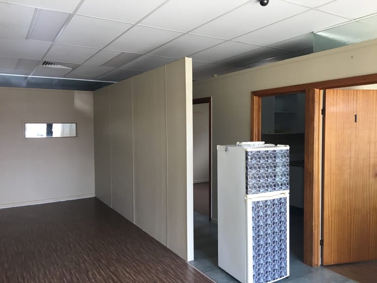 Click to view all images 20B Minnie Street Cairns City QLD 4870 - Image 2