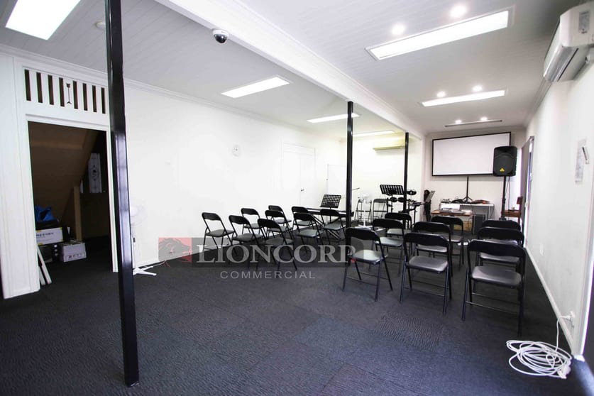 Click to view all images Underwood QLD 4119 - Image 1