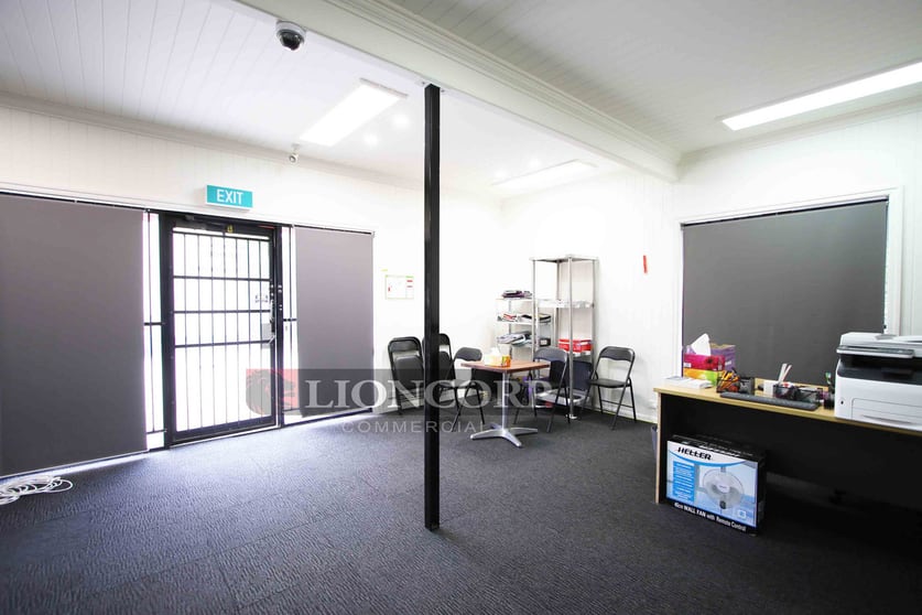 Click to view all images Underwood QLD 4119 - Image 2