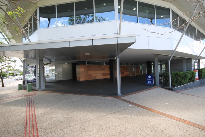 Click to view all images 1A/25 Cambridge Parade Manly QLD 4179 - Image 1