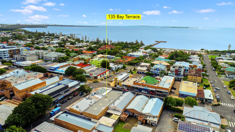 Click to view all images 5/135 Bay Terrace Wynnum QLD 4178 - Image 1