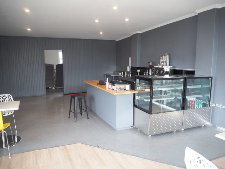Click to view all images 88 Chesterville Road Cheltenham VIC 3192 - Image 3