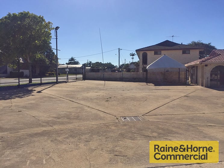Click to view all images Kallangur QLD 4503 - Image 2