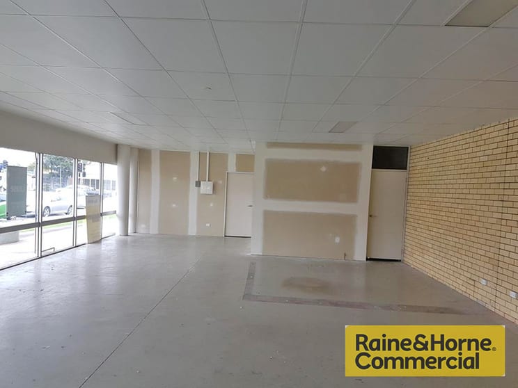 Click to view all images Strathpine QLD 4500 - Image 3