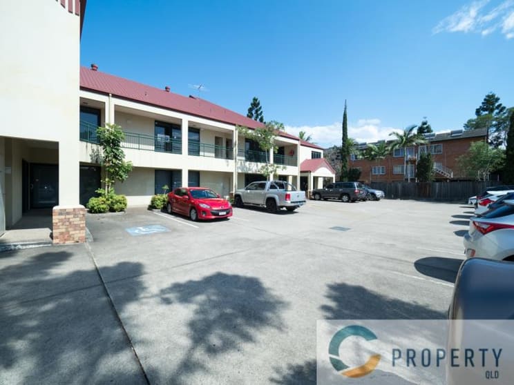 Click to view all images 481 Logan Road Greenslopes QLD 4120 - Image 2