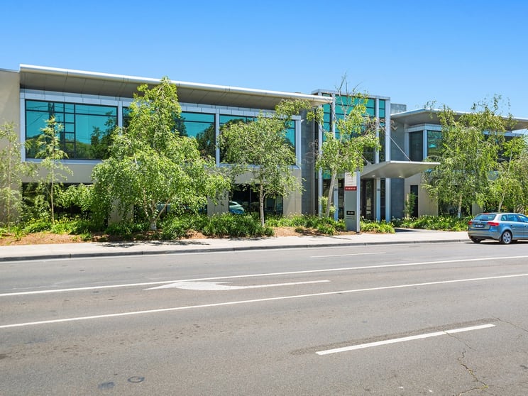 Click to view all images 391-393 Tooronga Road Hawthorn East VIC 3123 - Image 1