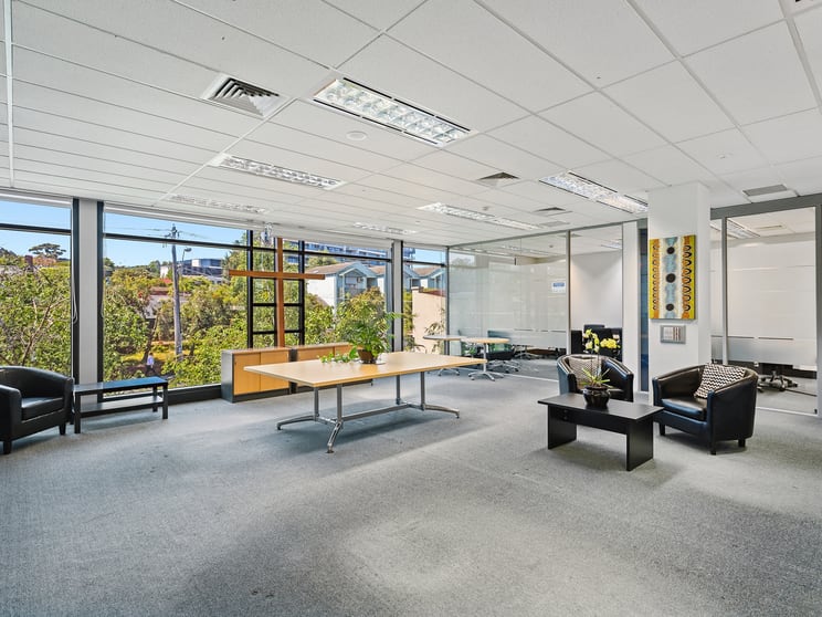 Click to view all images 391-393 Tooronga Road Hawthorn East VIC 3123 - Image 3