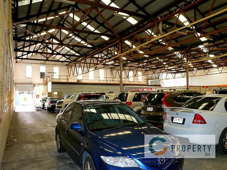 Click to view all images 25 Helen Street Newstead QLD 4006 - Image 2