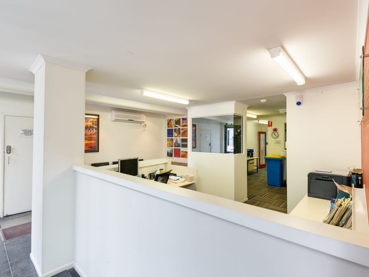 Click to view all images 79 Doggett Street Newstead QLD 4006 - Image 3