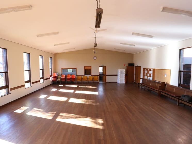 Click to view all images 79 Edgeworth David Avenue Hornsby NSW 2077 - Image 2