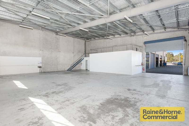 Click to view all images Everton Hills QLD 4053 - Image 2