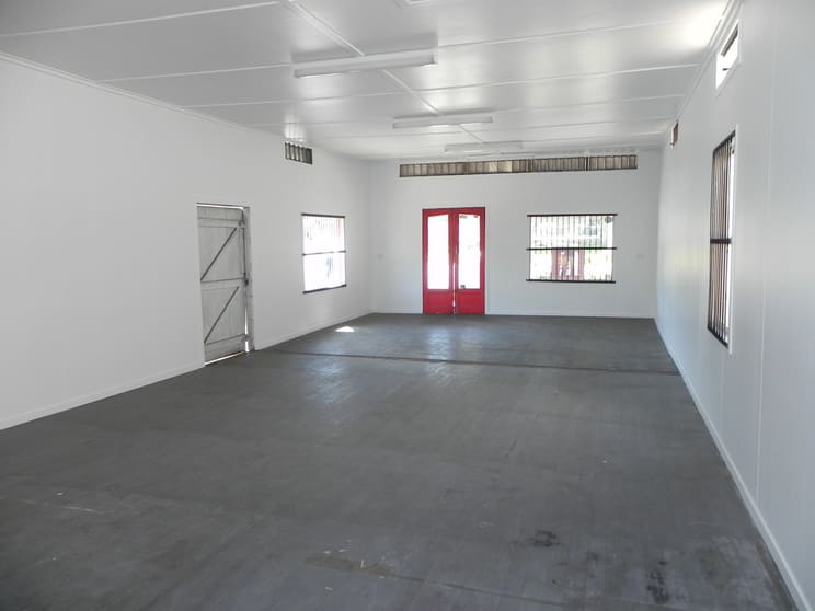 Click to view all images 46 Simpson Street Beerwah QLD 4519 - Image 2