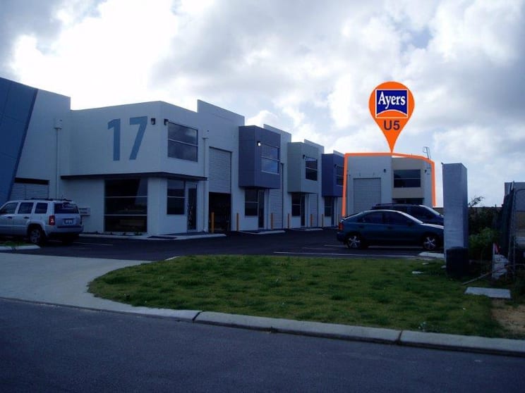 Click to view all images 5/17 Caloundra Rd Clarkson WA 6030 - Image 3